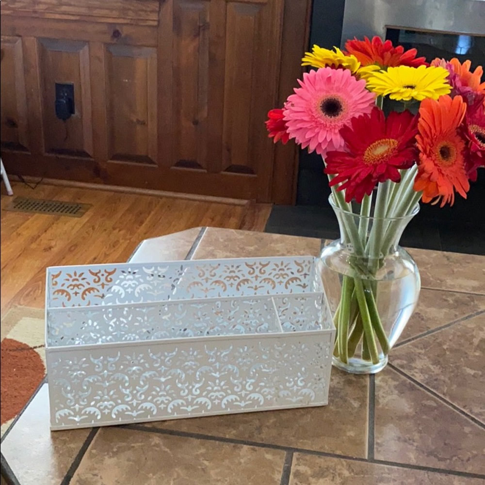 Desk organizer
